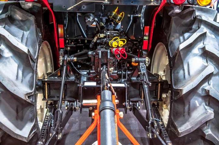 Dépannage de matériel agricole par une équipe de professionnels.